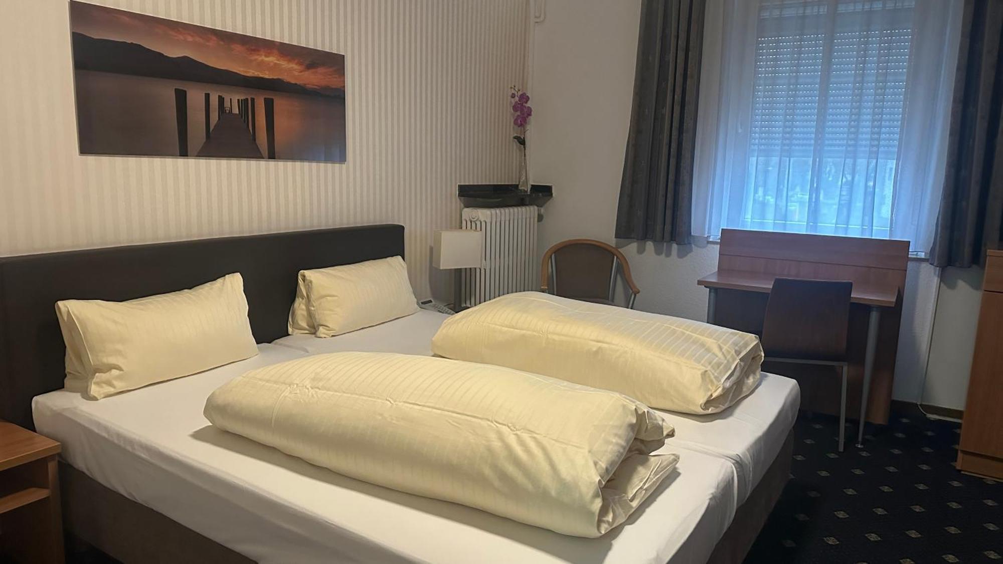 Hotel Benger เครเฟลด์ ภายนอก รูปภาพ