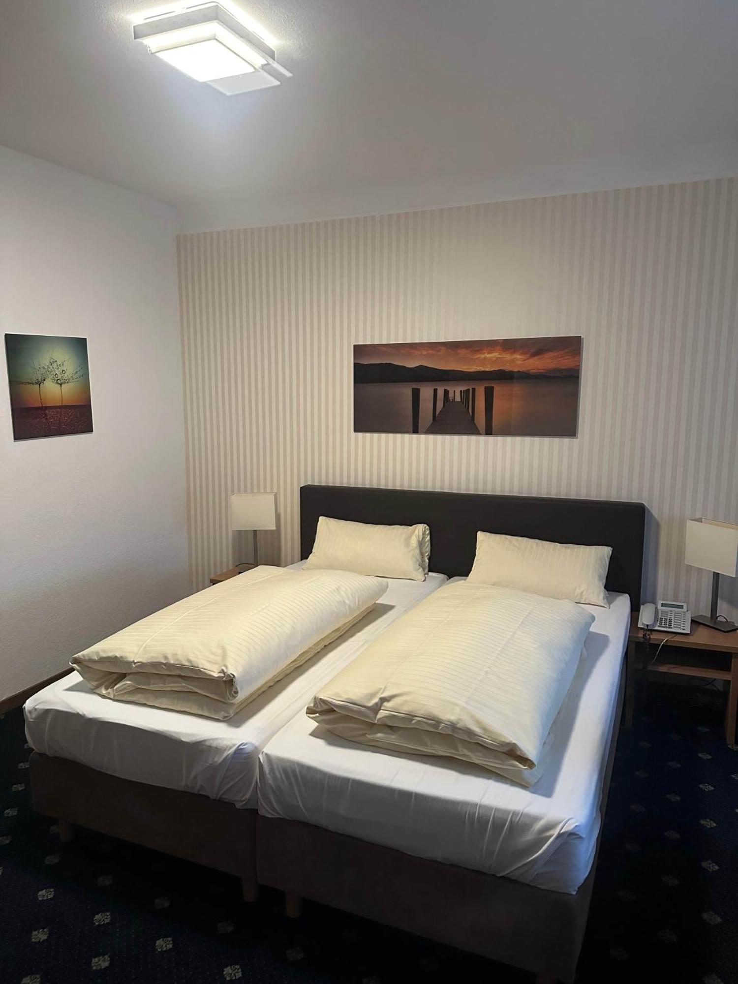 Hotel Benger เครเฟลด์ ภายนอก รูปภาพ