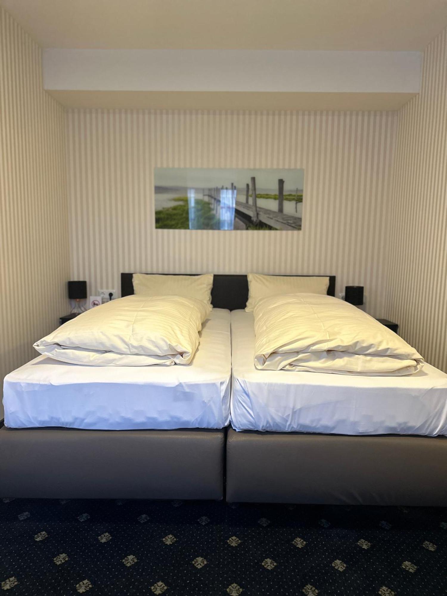 Hotel Benger เครเฟลด์ ภายนอก รูปภาพ